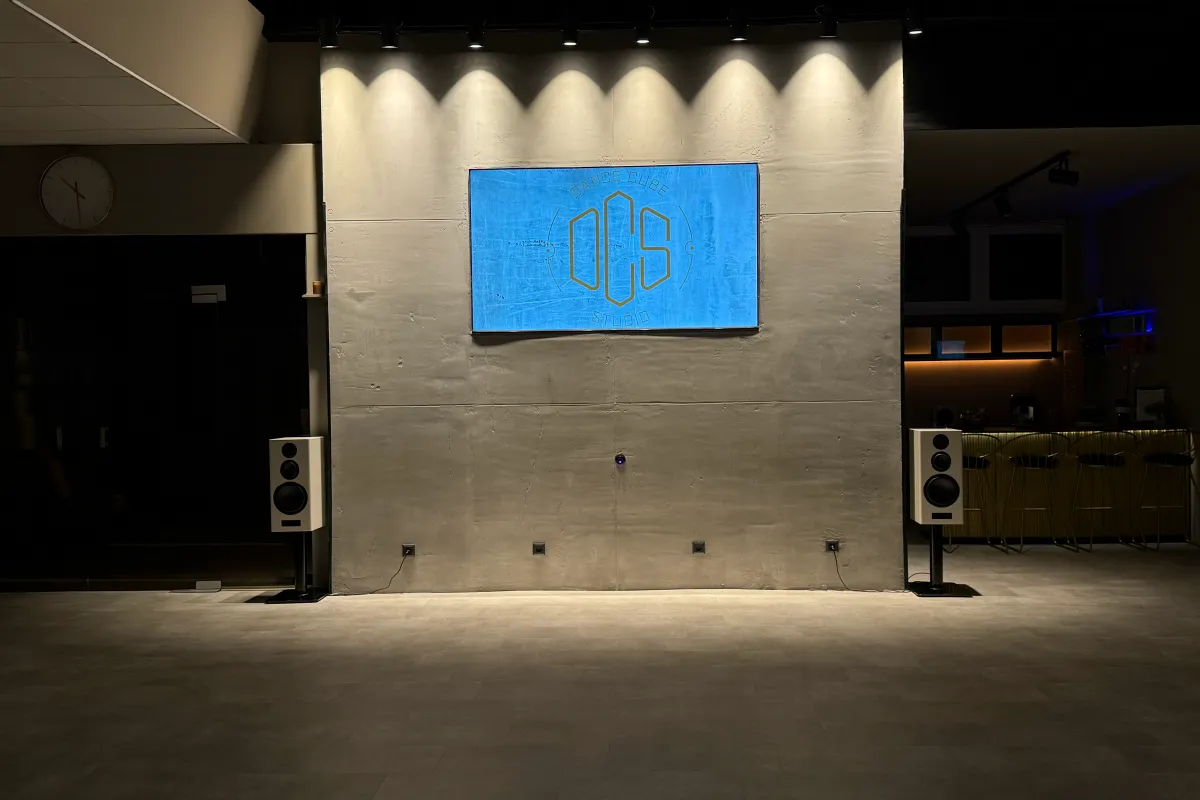 Studio Fernseher im Dance Cube Studio